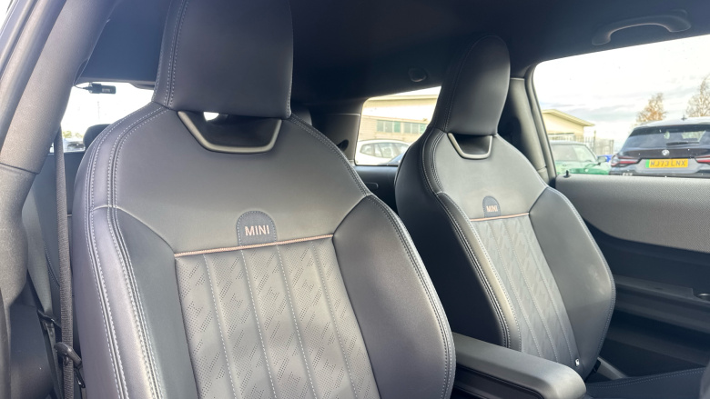 MINI Cooper 2.0 S Exclusive 3dr Auto Petrol Hatchback